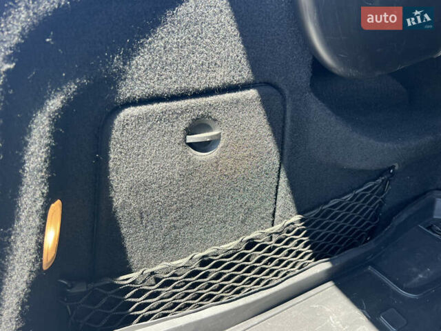 Серый Мерседес Е-Класс, объемом двигателя 2.14 л и пробегом 303 тыс. км за 16300 $, фото 67 на Automoto.ua