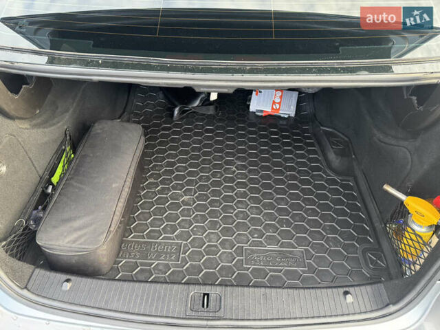 Сірий Мерседес Е-Клас, об'ємом двигуна 2.14 л та пробігом 303 тис. км за 14999 $, фото 72 на Automoto.ua