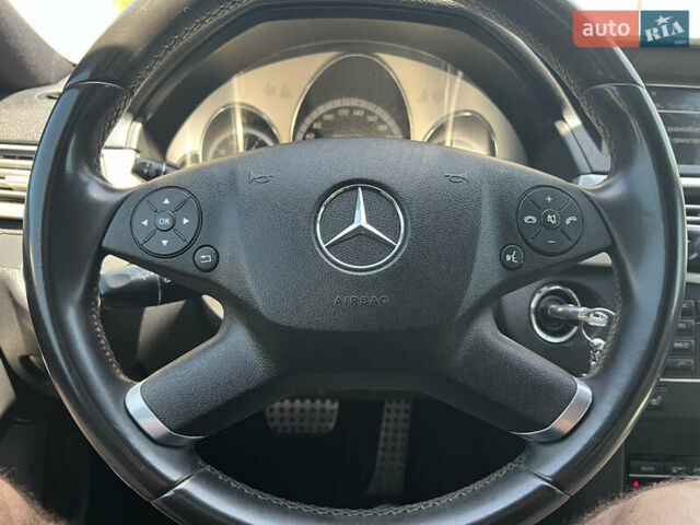 Серый Мерседес Е-Класс, объемом двигателя 2.14 л и пробегом 303 тыс. км за 16300 $, фото 71 на Automoto.ua