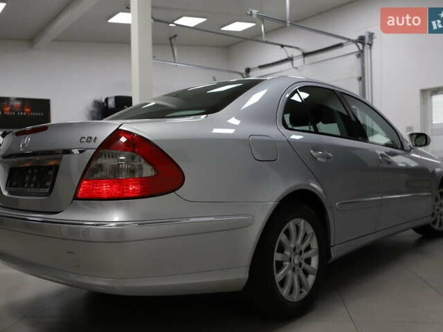 Сірий Мерседес Е-Клас, об'ємом двигуна 2.2 л та пробігом 194 тис. км за 14899 $, фото 17 на Automoto.ua