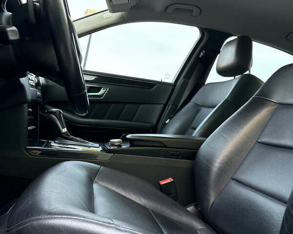 Сірий Мерседес Е-Клас, об'ємом двигуна 2.2 л та пробігом 171 тис. км за 12600 $, фото 11 на Automoto.ua