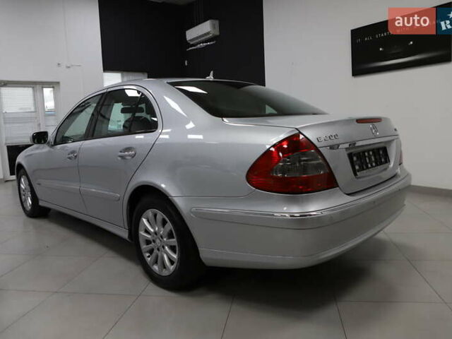 Сірий Мерседес Е-Клас, об'ємом двигуна 2.2 л та пробігом 194 тис. км за 14899 $, фото 5 на Automoto.ua