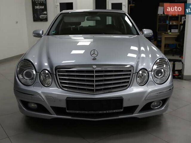 Сірий Мерседес Е-Клас, об'ємом двигуна 2.2 л та пробігом 194 тис. км за 14899 $, фото 1 на Automoto.ua