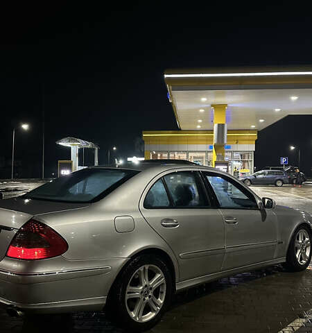 Серый Мерседес Е-Класс, объемом двигателя 2.99 л и пробегом 280 тыс. км за 9500 $, фото 2 на Automoto.ua