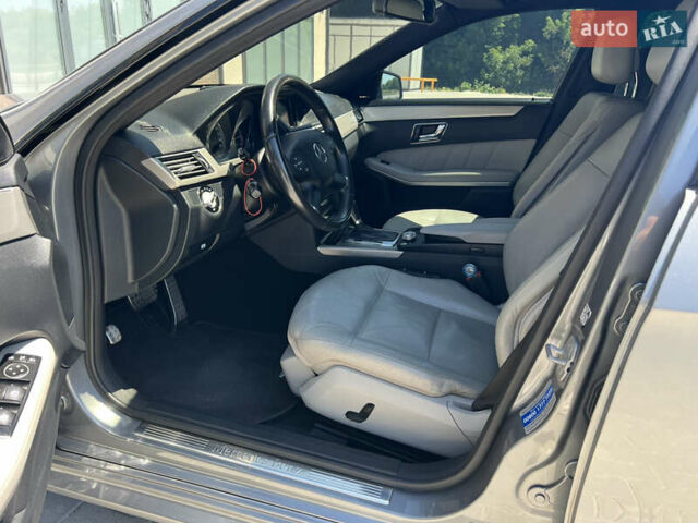 Серый Мерседес Е-Класс, объемом двигателя 2.14 л и пробегом 303 тыс. км за 16300 $, фото 36 на Automoto.ua