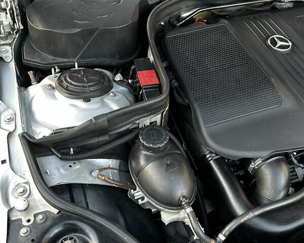 Серый Мерседес Е-Класс, объемом двигателя 2.2 л и пробегом 280 тыс. км за 11750 $, фото 30 на Automoto.ua