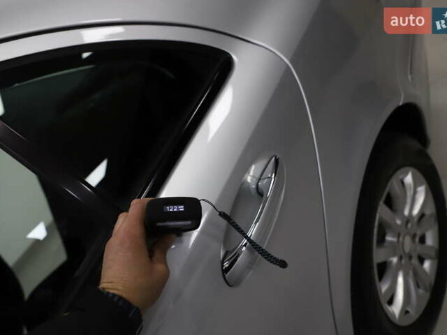 Сірий Мерседес Е-Клас, об'ємом двигуна 2.2 л та пробігом 194 тис. км за 14899 $, фото 113 на Automoto.ua