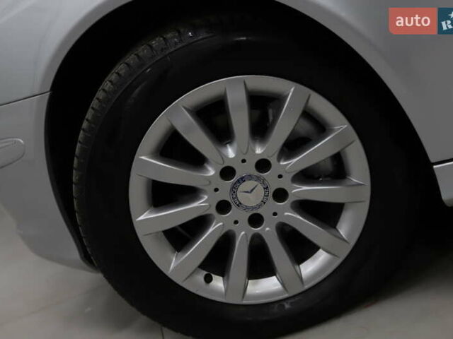 Сірий Мерседес Е-Клас, об'ємом двигуна 2.2 л та пробігом 194 тис. км за 14899 $, фото 49 на Automoto.ua