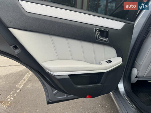 Сірий Мерседес Е-Клас, об'ємом двигуна 2.14 л та пробігом 303 тис. км за 14999 $, фото 46 на Automoto.ua