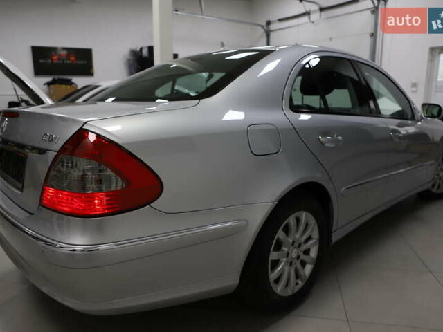 Сірий Мерседес Е-Клас, об'ємом двигуна 2.2 л та пробігом 194 тис. км за 14899 $, фото 24 на Automoto.ua