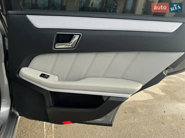 Сірий Мерседес Е-Клас, об'ємом двигуна 2.14 л та пробігом 303 тис. км за 14999 $, фото 61 на Automoto.ua