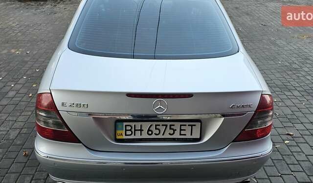 Сірий Мерседес Е-Клас, об'ємом двигуна 3 л та пробігом 173 тис. км за 9900 $, фото 6 на Automoto.ua