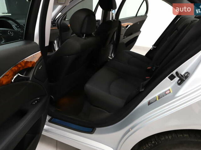 Сірий Мерседес Е-Клас, об'ємом двигуна 2.2 л та пробігом 194 тис. км за 14899 $, фото 78 на Automoto.ua