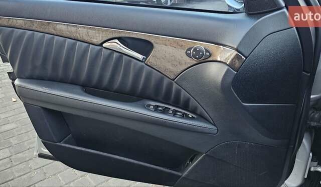 Сірий Мерседес Е-Клас, об'ємом двигуна 3 л та пробігом 173 тис. км за 9900 $, фото 17 на Automoto.ua