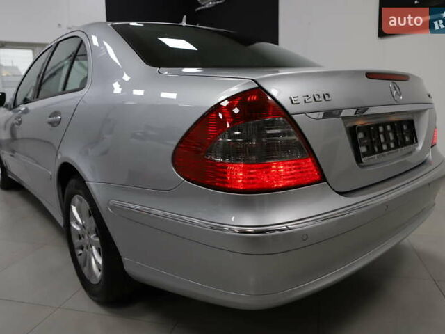 Сірий Мерседес Е-Клас, об'ємом двигуна 2.2 л та пробігом 194 тис. км за 14899 $, фото 11 на Automoto.ua
