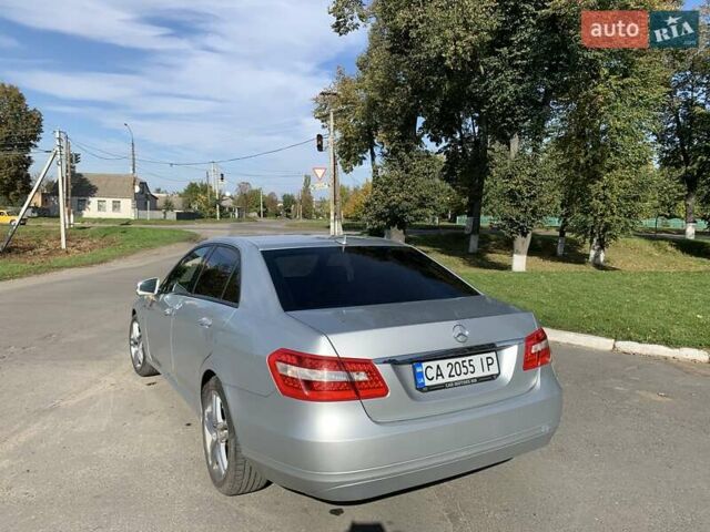 Серый Мерседес Е-Класс, объемом двигателя 2.1 л и пробегом 322 тыс. км за 12000 $, фото 3 на Automoto.ua