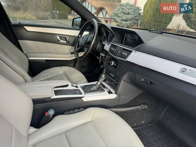 Сірий Мерседес Е-Клас, об'ємом двигуна 2.14 л та пробігом 303 тис. км за 14999 $, фото 59 на Automoto.ua