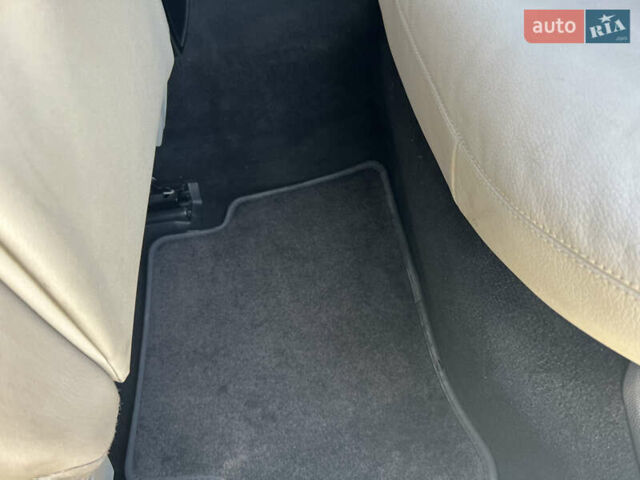 Серый Мерседес Е-Класс, объемом двигателя 2.14 л и пробегом 303 тыс. км за 16300 $, фото 49 на Automoto.ua