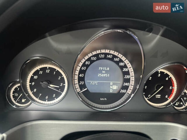 Сірий Мерседес Е-Клас, об'ємом двигуна 3 л та пробігом 257 тис. км за 17200 $, фото 28 на Automoto.ua