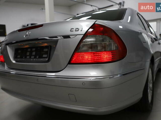 Сірий Мерседес Е-Клас, об'ємом двигуна 2.2 л та пробігом 194 тис. км за 14899 $, фото 20 на Automoto.ua