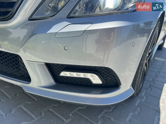 Серый Мерседес Е-Класс, объемом двигателя 2.14 л и пробегом 303 тыс. км за 16300 $, фото 27 на Automoto.ua