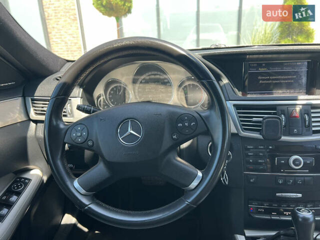 Серый Мерседес Е-Класс, объемом двигателя 2.14 л и пробегом 303 тыс. км за 16300 $, фото 60 на Automoto.ua