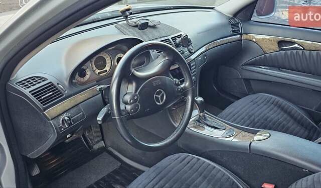 Сірий Мерседес Е-Клас, об'ємом двигуна 3 л та пробігом 173 тис. км за 9900 $, фото 9 на Automoto.ua
