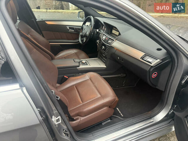 Сірий Мерседес Е-Клас, об'ємом двигуна 3 л та пробігом 257 тис. км за 17200 $, фото 19 на Automoto.ua