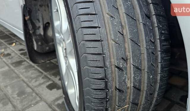 Сірий Мерседес Е-Клас, об'ємом двигуна 3 л та пробігом 173 тис. км за 9900 $, фото 26 на Automoto.ua