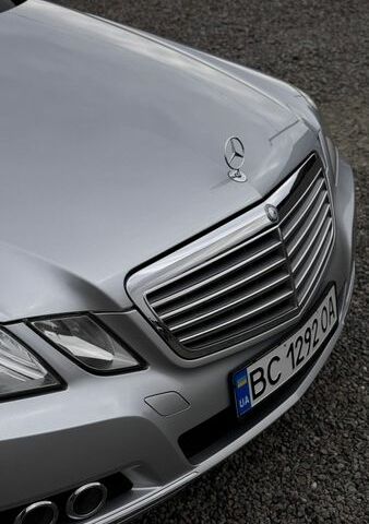 Серый Мерседес Е-Класс, объемом двигателя 3.5 л и пробегом 142 тыс. км за 15600 $, фото 12 на Automoto.ua