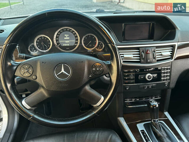 Серый Мерседес Е-Класс, объемом двигателя 2.2 л и пробегом 280 тыс. км за 11750 $, фото 21 на Automoto.ua
