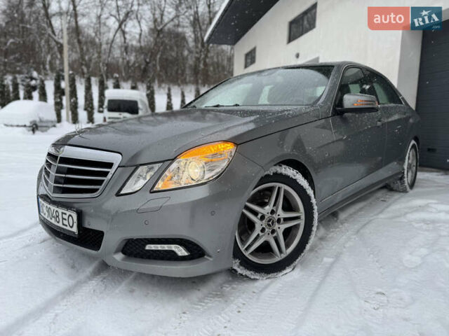 Сірий Мерседес Е-Клас, об'ємом двигуна 3 л та пробігом 460 тис. км за 12600 $, фото 4 на Automoto.ua