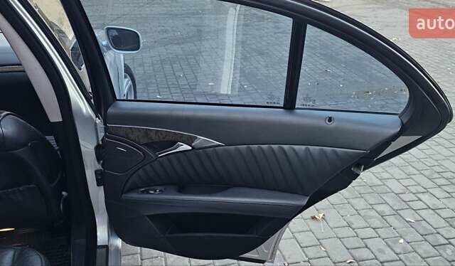 Сірий Мерседес Е-Клас, об'ємом двигуна 3 л та пробігом 173 тис. км за 9900 $, фото 21 на Automoto.ua