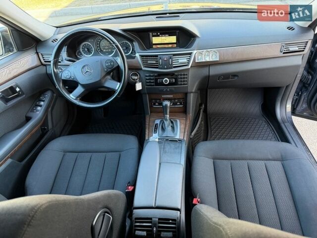 Серый Мерседес Е-Класс, объемом двигателя 2.14 л и пробегом 278 тыс. км за 9700 $, фото 27 на Automoto.ua