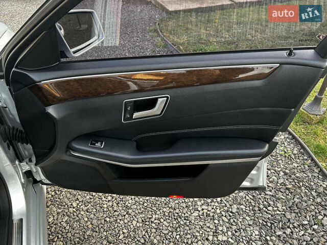 Сірий Мерседес Е-Клас, об'ємом двигуна 2.2 л та пробігом 281 тис. км за 11750 $, фото 23 на Automoto.ua
