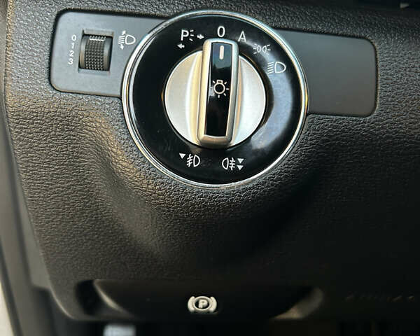 Серый Мерседес Е-Класс, объемом двигателя 2.2 л и пробегом 280 тыс. км за 11750 $, фото 26 на Automoto.ua