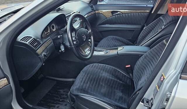 Сірий Мерседес Е-Клас, об'ємом двигуна 3 л та пробігом 173 тис. км за 9900 $, фото 11 на Automoto.ua