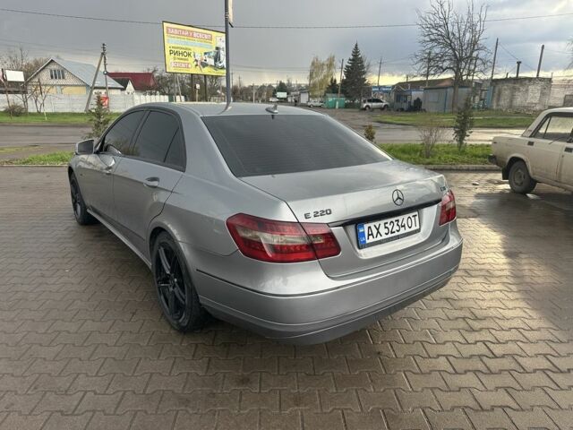 Сірий Мерседес Е-Клас, об'ємом двигуна 2.1 л та пробігом 283 тис. км за 11999 $, фото 3 на Automoto.ua