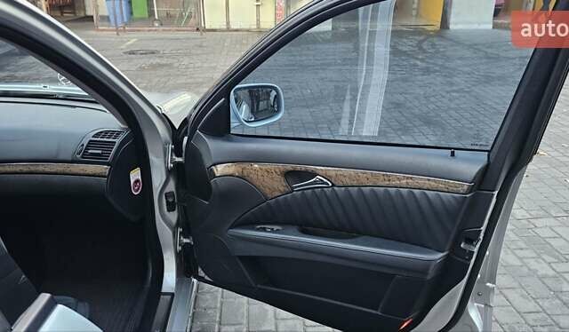 Сірий Мерседес Е-Клас, об'ємом двигуна 3 л та пробігом 173 тис. км за 9900 $, фото 25 на Automoto.ua