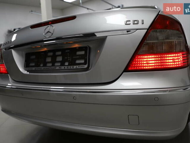 Сірий Мерседес Е-Клас, об'ємом двигуна 2.2 л та пробігом 194 тис. км за 14899 $, фото 13 на Automoto.ua
