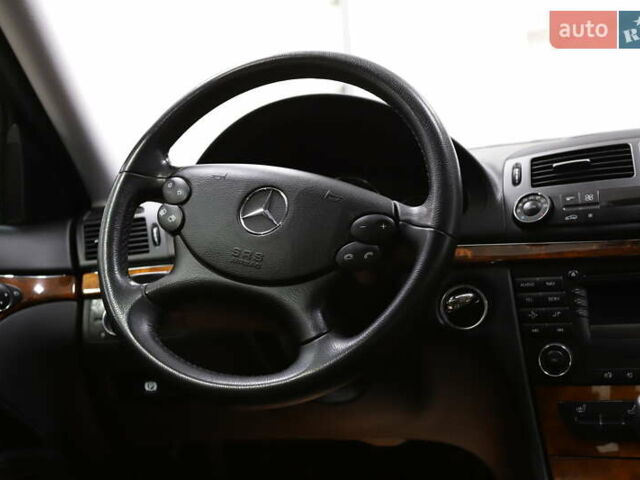 Сірий Мерседес Е-Клас, об'ємом двигуна 2.2 л та пробігом 194 тис. км за 14899 $, фото 69 на Automoto.ua