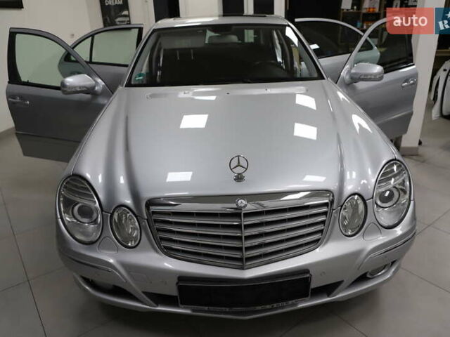 Сірий Мерседес Е-Клас, об'ємом двигуна 2.2 л та пробігом 194 тис. км за 14899 $, фото 83 на Automoto.ua