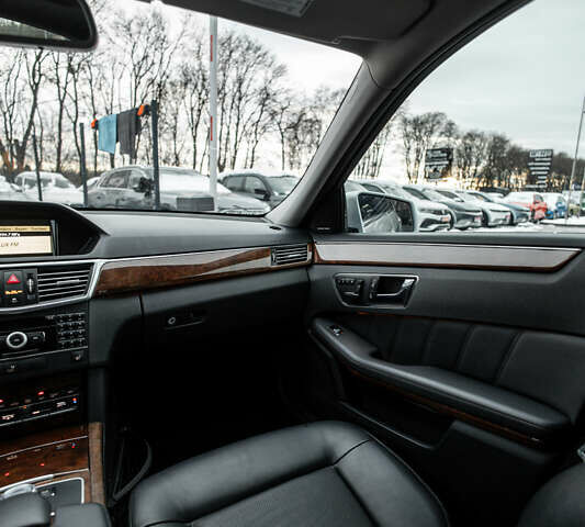 Серый Мерседес Е-Класс, объемом двигателя 3.5 л и пробегом 139 тыс. км за 15500 $, фото 40 на Automoto.ua