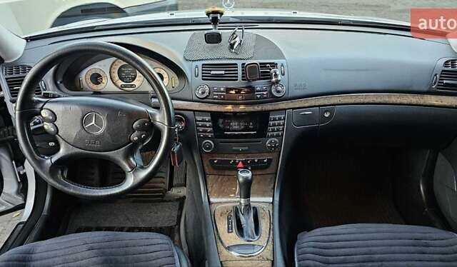 Сірий Мерседес Е-Клас, об'ємом двигуна 3 л та пробігом 173 тис. км за 9900 $, фото 22 на Automoto.ua