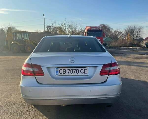Серый Мерседес Е-Класс, объемом двигателя 2.1 л и пробегом 250 тыс. км за 12200 $, фото 10 на Automoto.ua