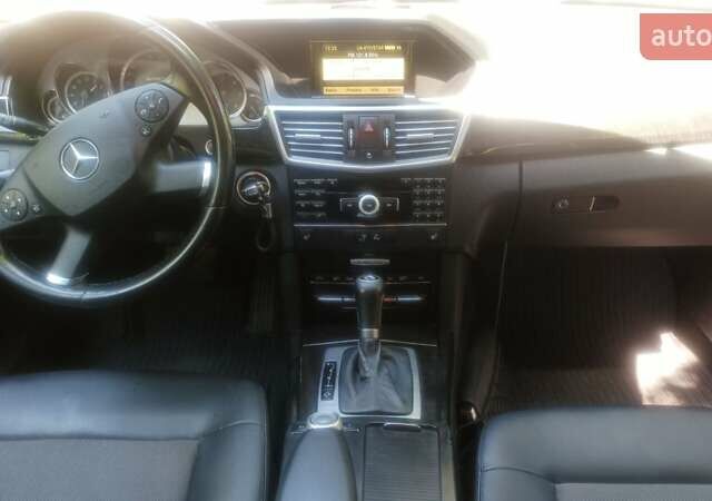 Серый Мерседес Е-Класс, объемом двигателя 2.2 л и пробегом 420 тыс. км за 10800 $, фото 4 на Automoto.ua
