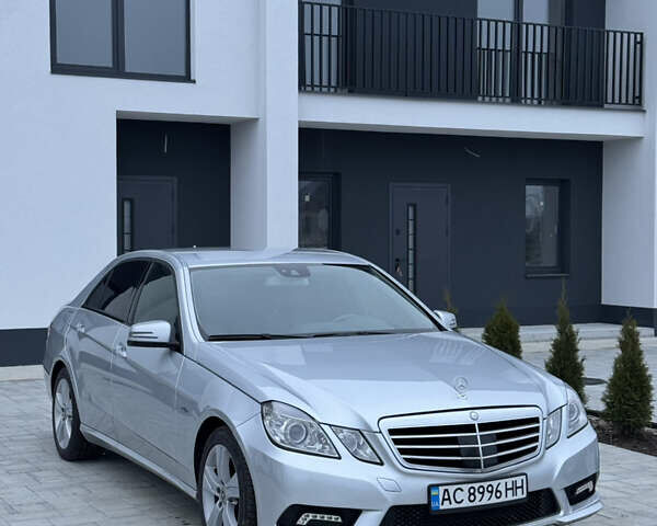 Серый Мерседес Е-Класс, объемом двигателя 3 л и пробегом 315 тыс. км за 12999 $, фото 2 на Automoto.ua