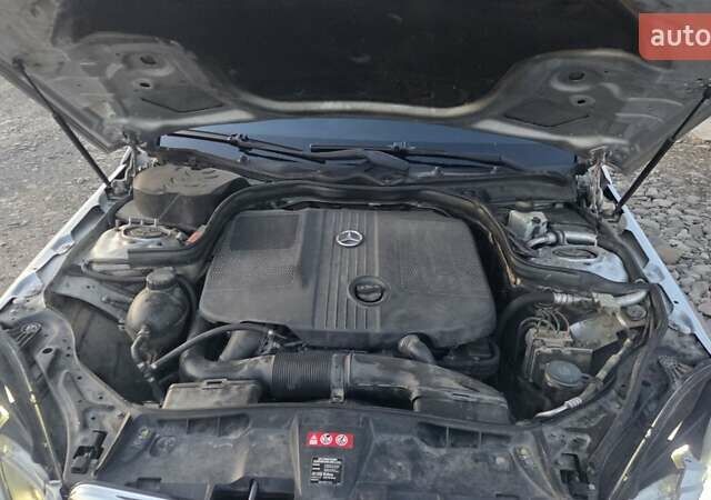 Серый Мерседес Е-Класс, объемом двигателя 2.2 л и пробегом 268 тыс. км за 10950 $, фото 16 на Automoto.ua