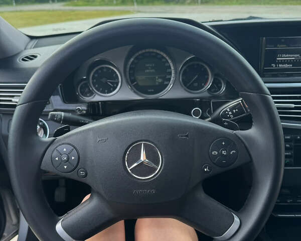 Мерседес Е-Класс 2010 в Ковель на Automoto.ua Серый Мерседес Е-Класс, объемом двигателя 3 л и пробегом 249 тыс. км за 13499 $, фото 10 на Automoto.ua