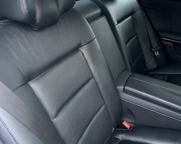 Серый Мерседес Е-Класс, объемом двигателя 2.2 л и пробегом 246 тыс. км за 12000 $, фото 7 на Automoto.ua